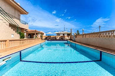 Evina Rooms & Suites - Image 6