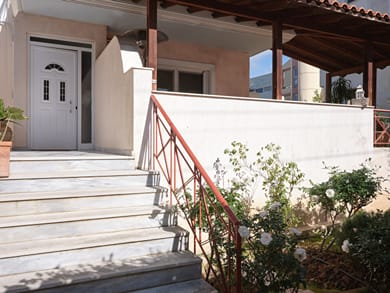 Evi's Voula Home - Image 3