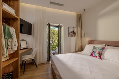 Evmaria Luxury Cottage - Image 4