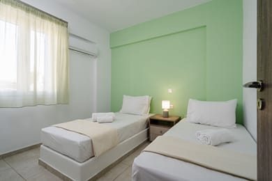 Evripus Suites Hotel - Image 3