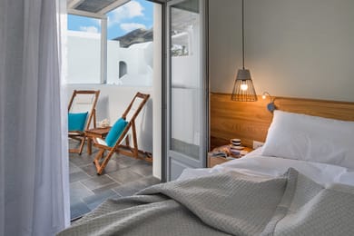 Meltemi Excelsior Suites Santorini - Image 2