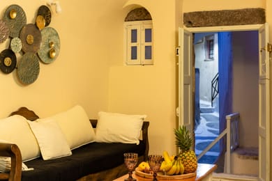 Superior Castle Suite(Emporeio Village)