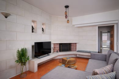 Elegant Family Apartment with free parking and sea view