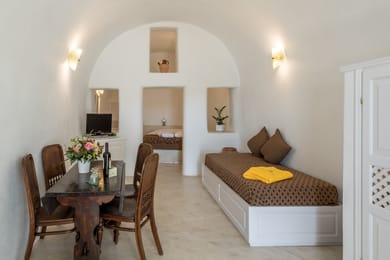 Junior Suite with Caldera View