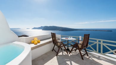 Studio with Private Whirlpool & Caldera View