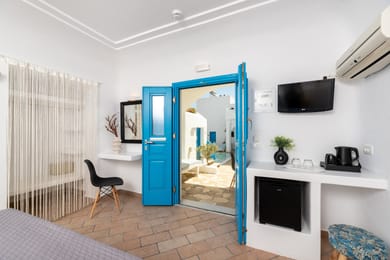 Deluxe Double Room with Pool View