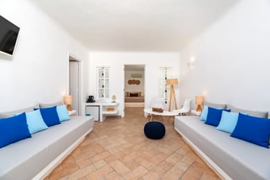 Deluxe Suite with Pool View