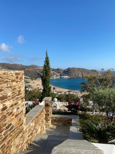 Far Out Hotel & Spa - Image 2