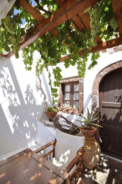 Fava Eco Suites Santorini - Image 2