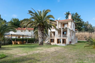 "Vitamin Sea" Beachfront Villa - Sithonia