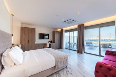 Superior Suite | Private Outdoor Jacuzzi