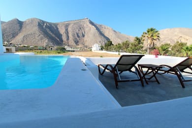 Honeymoon suite with jetted Pool