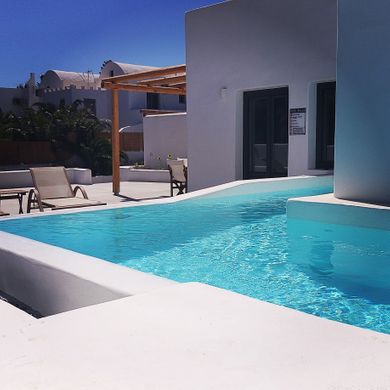 Honeymoon suite with jetted Pool
