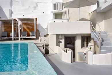 Cave Suite with outdoor heated private Jacuzzi