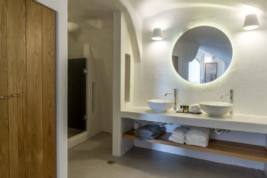Grand Suite with outdoor heated Jacuzzi