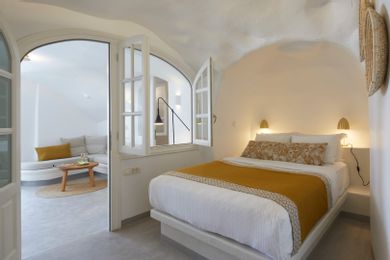 Grand Suite with outdoor heated Jacuzzi