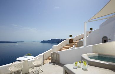 Cave Honeymoon Suite with outdoor heated private Jacuzzi