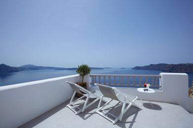 Executive Cave Suite with outdoor heated private Jacuzzi