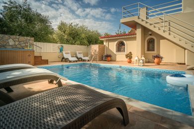 Fiorentinos Villa - Image 2