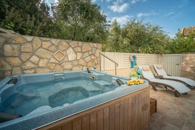 Fiorentinos Villa - Image 3