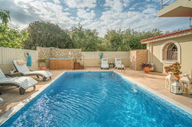 Fiorentinos Villa - Image 4