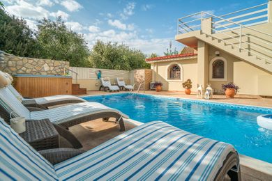 Fiorentinos Villa - Image 6