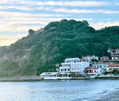 Flisvos Beachfront Apartments Skopelos - Image 3