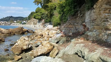 Flisvos Beachfront Apartments Skopelos - Image 4