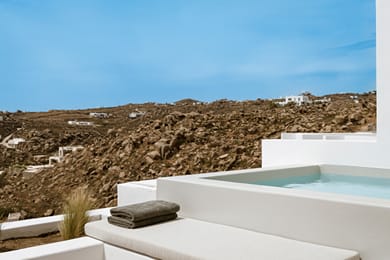 Junior Suite with Side Sea View and Jetted Tub 30m²