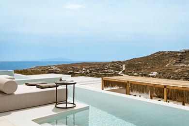 Suite with Side Sea View and Individual Pool 35m²