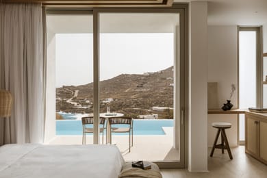 Superior Pool Suite Sea View