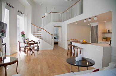 Voreas | 2 Bedroom Suite Apartment with Ermou Str View