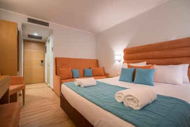 Standard Room (2 Adults + 2 Children)