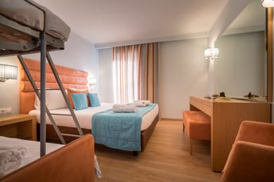 Standard Room (2 Adults + 2 Children)