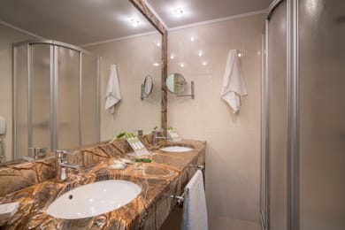 Standard Room (2 Adults + 2 Children)