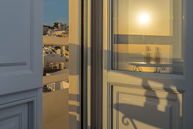 Helestia Pocket Hotel, Caldera Santorini - Image 5