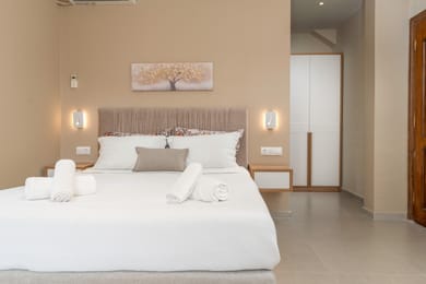 Comfort Triple Room Street View (Villa)