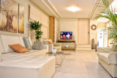 Georgia's Garden Hotel by Omilos Hotels - Image 2