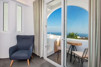 Deluxe Suite with Outdoor Hot Tub and Sea View