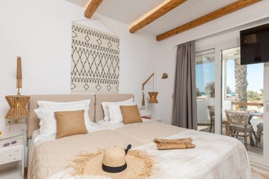 Superior Garden & Sea View Apartment