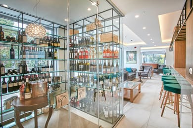 Glyfada Riviera Hotel - Image 7