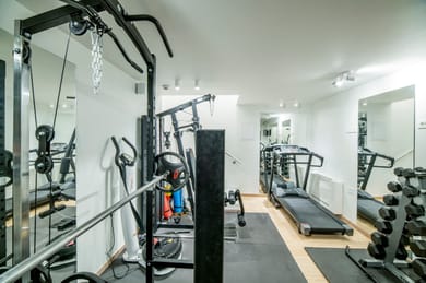 GM Exclusive Luxury Suites And SPA - Image 5