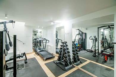 GM Exclusive Luxury Suites And SPA - Image 6