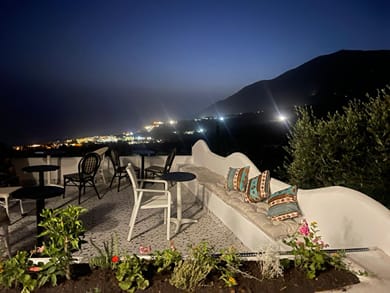 Gogo's Boutique Hotel - Image 2