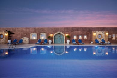 Golden Bay Hotel - Image 3