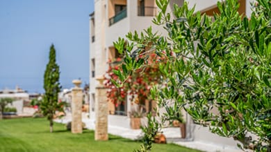 Golden Bay Hotel - Image 4