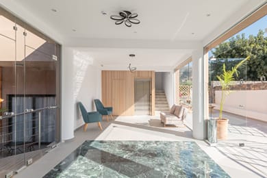 Golden Bee Lifestyle Hotel - Image 2