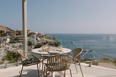 Golden Luxury Suites - Image 2