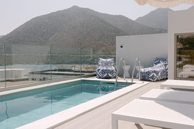 Golden Luxury Suites - Image 5