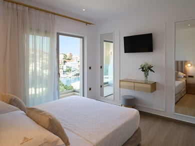 Golden Luxury Suites - Image 4